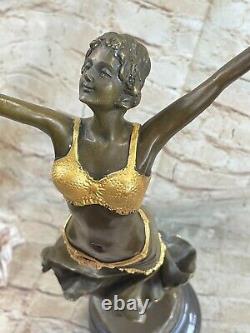 1930s Style Art Déco Doré Bronze Femelle Chair Femme Dansant Sculpture Figure