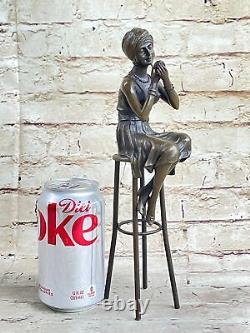 Art Déco 1920 Fille Doing Fait Up Bronze Sculpture Statue Figurine Signée