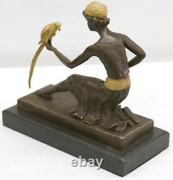 Bronze Style Art Nouveau Deco Sculpture Fille Avec / Perroquet Par Chiparus Nr