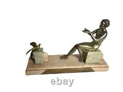 Chiparus, sculpture en composition élégante à l'oiseau vers 1930