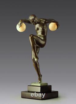 Danseuse aux boules style Art Déco Denis Max Le Verrier