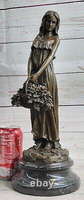 Exquis Bronze Art Déco Sculpture Voluptueux Femme'Holding' Fleur Panier