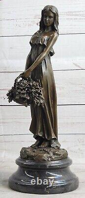 Exquis Bronze Art Déco Sculpture Voluptueux Femme'Holding' Fleur Panier