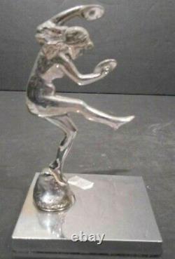 GARNIER / M. DENAUD, Sculpture en métal chromé Art Déco, Danseuse aux cymbales