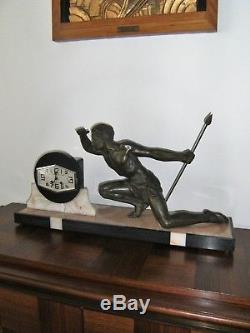 Jean de Roncourt Sculpture pendule Le chasseur époque Art Déco 1930 no bronze