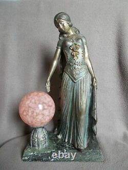 Lampe art deco VANDEVOORDE danseuse gitane sculpture femme statue lamp veilleuse