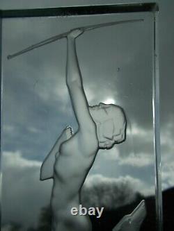 Lampe veilleuse en verre art deco JOSHECO femme nue lalique style sculpture vase