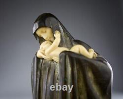 Lucienne Heuvelmans, Vierge à l'enfant, Sculpture Figurative Art déco