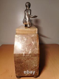 Pendule art déco marbre sculpture statue femme nue féminin chèvre cabri régule
