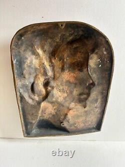 Profil de femme Bronze Bas relief Marguerite Cousinet Art déco