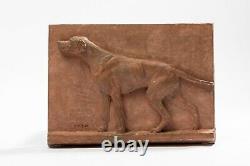 Richard FATH Plaque chien de chasse en plâtre. Période Art Déco circa 1940