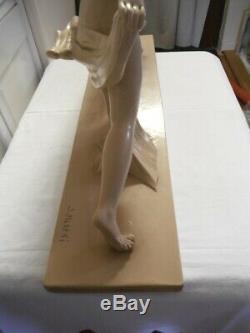 Salvatore MELANI (1902-1934) Sculpture art deco plâtre patiné Femme au lévrier