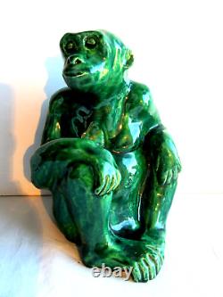 ¨Sculpture Art Déco céramique émaillée vert signée Goytard, Singe assis