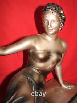 Sculpture Art Deco platre signée Cipriani La femme et la biche Antique French