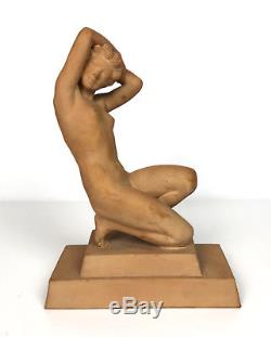 Sculpture D'époque Art Déco De Femme Nue En Terre Cuite Signée S. Daniel