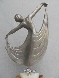 Sculpture art deco 1930 statue femme danseuse A. GILBERT dancer woman spelter 30s