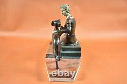 Sculpture bronze 1925 Art déco Femme assise et Lévrier
