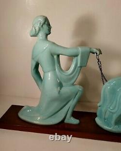 Sculpture céramique art déco art nouveau femme aux lévriers 63 cm