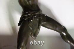 Sculpture chasseur ours statue art deco Uriano Ugo Cipriani carving