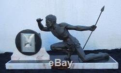 Sculpture homme athletique chasseur lance Roncourt pendule époque Art Déco 1930