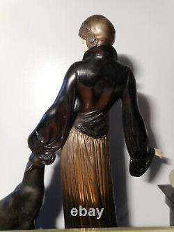 Sculpture statue régule art déco chryséléphantine femme élégante lévrier