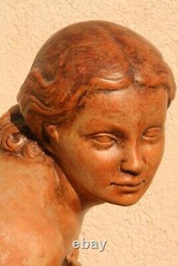 Sculpture statue terre cuite jeune femme Debuigne art déco