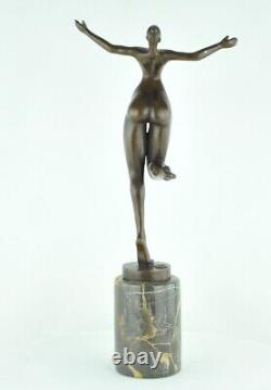 Statue Sculpture Danseuse Nue Acrobate Sexy Style Moderne Style Art Deco Bronze