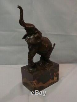 Statue Sculpture Elephant Animalier Style Art Deco Bronze massif Signe