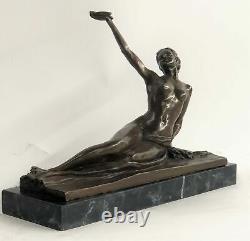 Vintage Art Déco / Nouveau Bronze Statue En Chair Femme En Assis Position