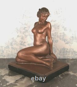 XXe 1920 Statue Femme Nue Assise Art Déco signée MAF Plâtre à patine Bronze Art